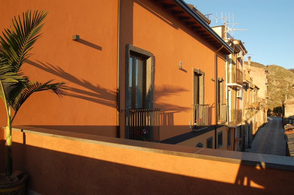 Hotel L'Arco Dei Sogni Malvagna Exterior foto
