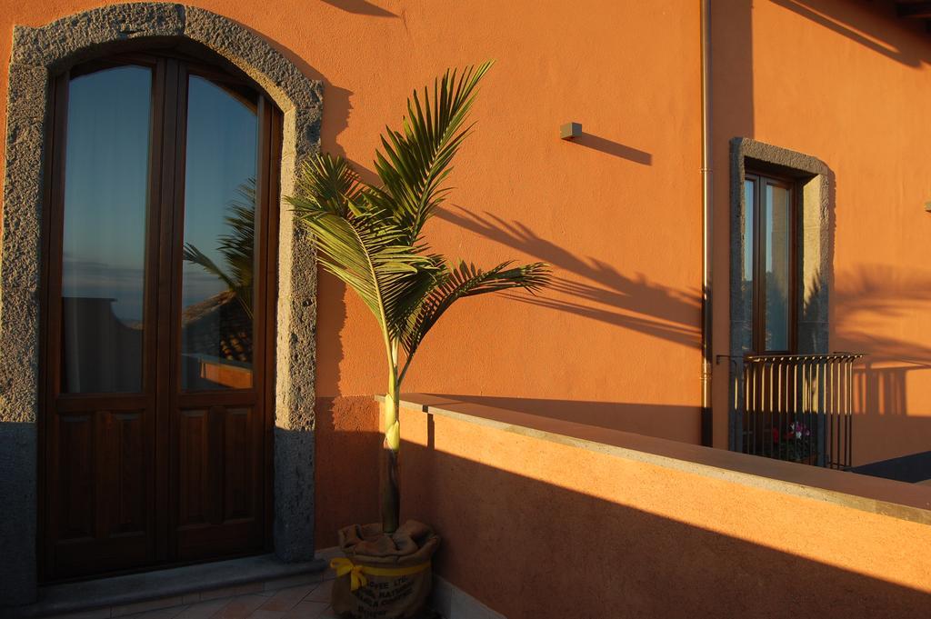 Hotel L'Arco Dei Sogni Malvagna Exterior foto